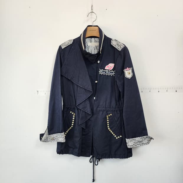 에고이스트 블랙 레이스 패치 장식 점퍼