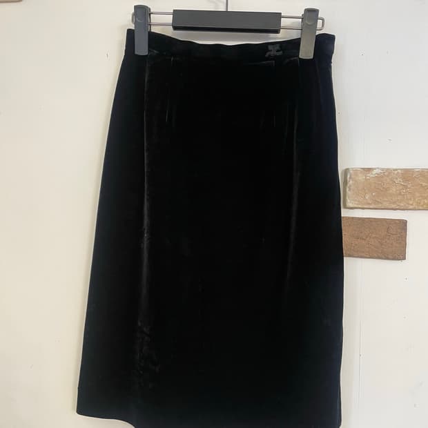 꾸레쥬 벨벳 스커트