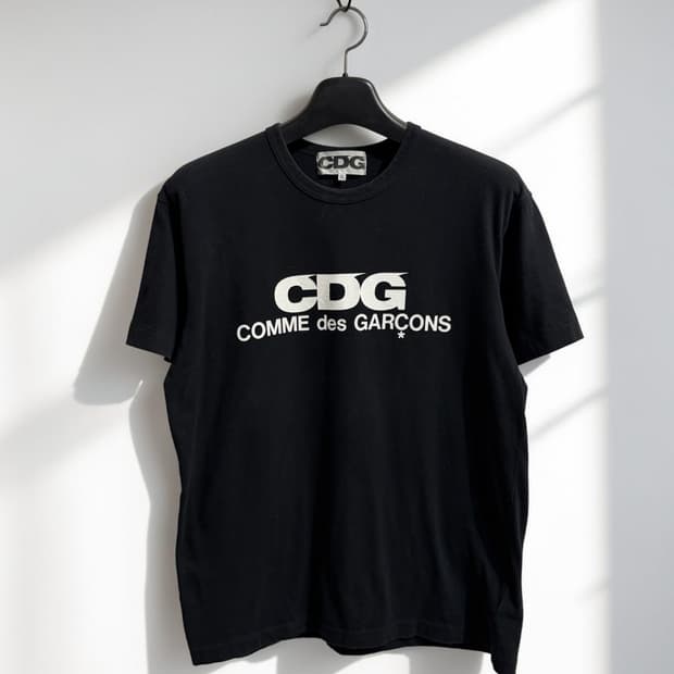 CDG 꼼데가르송 로고 프린트 반팔 티셔츠