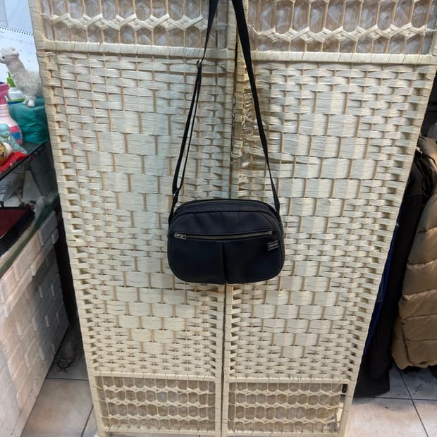 정품 요시다포터 라운드 미니 크로스백 팝니다