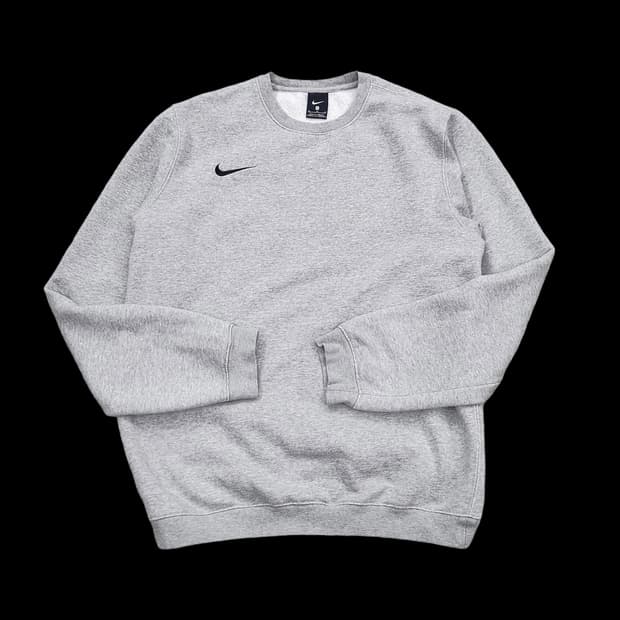 나이키 스우시 그레이 맨투맨