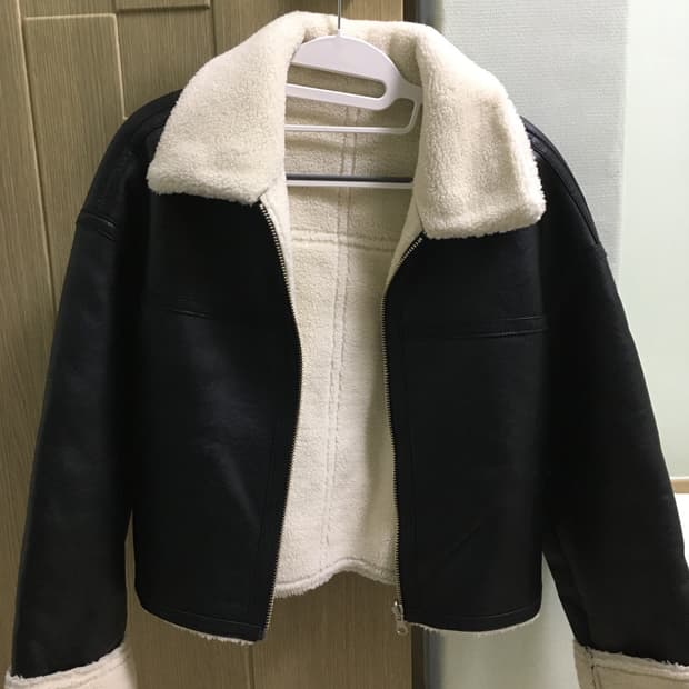 무스탕 블랙 퍼 자켓