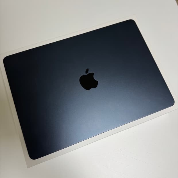 애플 맥북 에어 미드나이트 M2 256GB / 램 8GB
