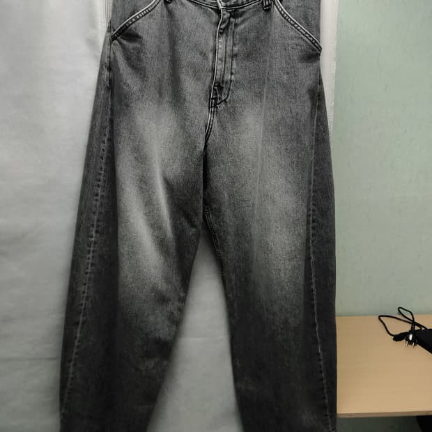 [4] 해칭룸 와이드 커브진 워시드 블랙