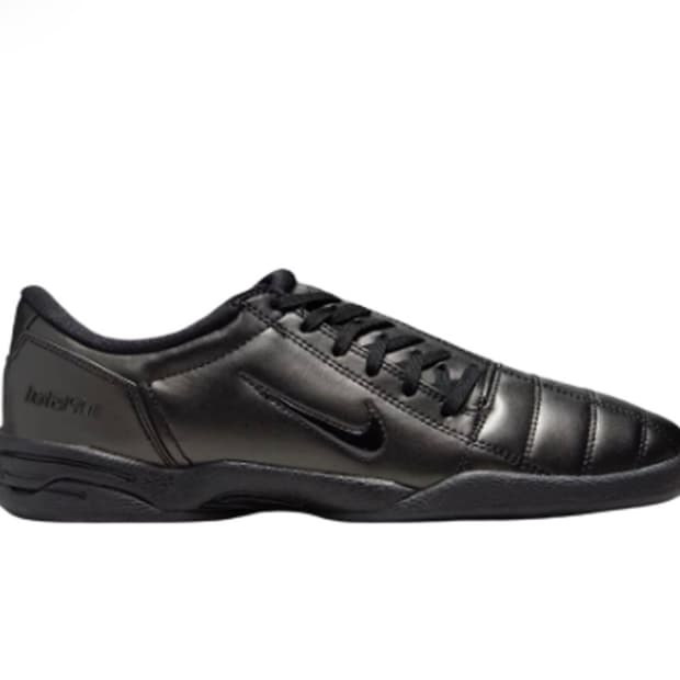 나이키 토탈 90 블랙 앤트러사이트