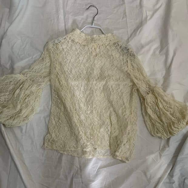 빈티지 레이스 퍼프 블라우스 