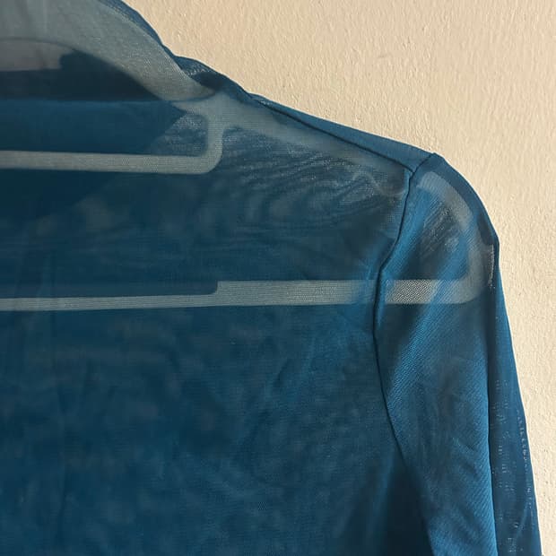 청록색 시스루 레이어드 롱슬리브 폴라티