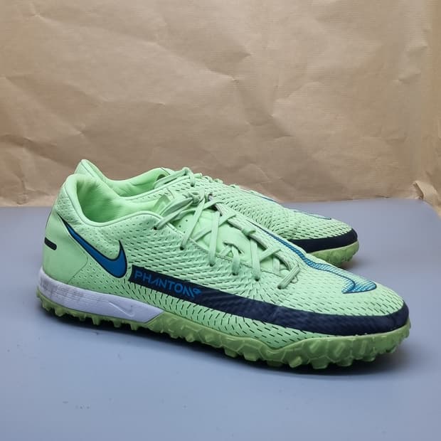 나이키 팬텀 GT 풋살화 270