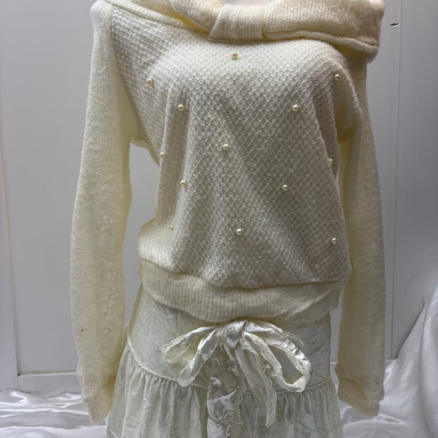 리본 오프숄더 슬리브리스