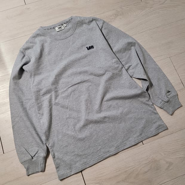 새상품) lee 리 스몰 트위치 로고 긴 팔 티셔츠 그레이 M