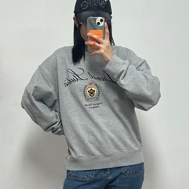 던스트 크레스트 자수로고 스웻셔츠 맨투맨