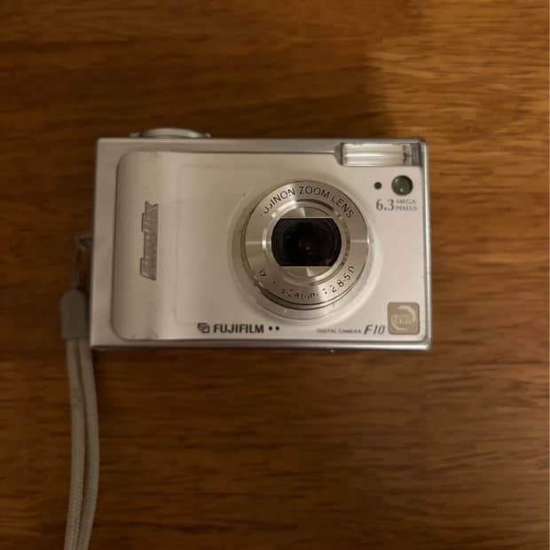 후지필름 파인픽스 f10 디지털카메라 