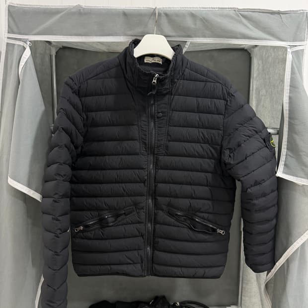 스톤아일랜드 경량패딩 블랙