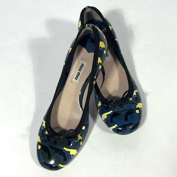 미우미우 프린팅 페이턴트 슈즈