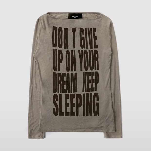 배드블러드 보트넥 루즈핏 티 샌드