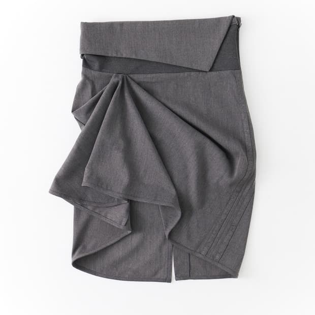 울리카상투스 Brace unbalance skirt (charcoal)