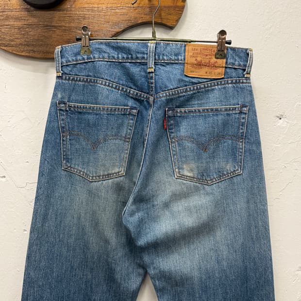 30.5) 90s Levi’s 509 Mid Blue Denim Pant