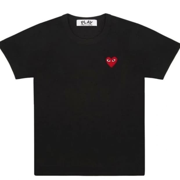 ⭐️[정품/새상품] 꼼데가르송 PLAY 하트 와펜 블랙 반팔티⭐️