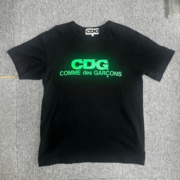 CDG(COMME des GARÇONS) 블랙 반팔 L