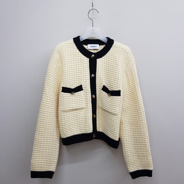 질스튜어트 2021 배색 라운드넥 가디건  F사이즈