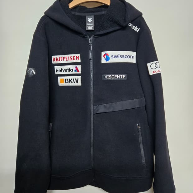 데상트 스위스 스키팀 후리스후드 집업 블랙 XL