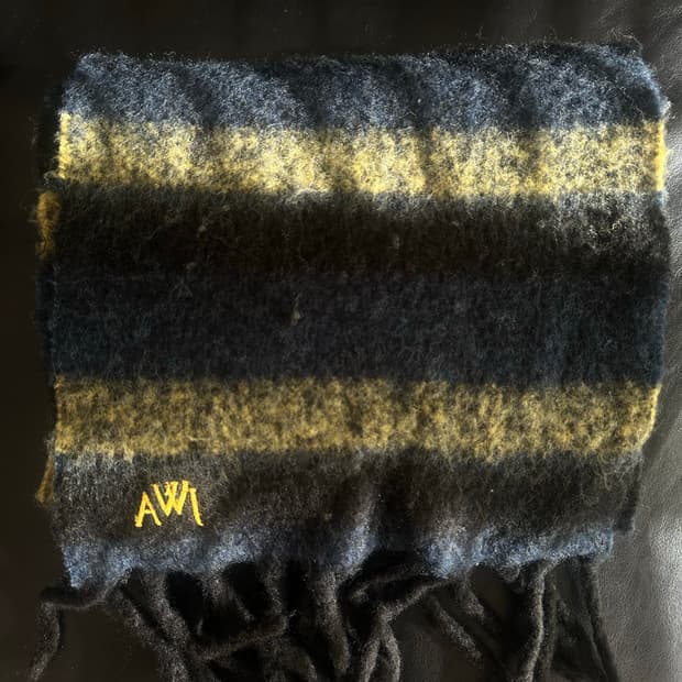 유니클로 jw앤더슨 머플러