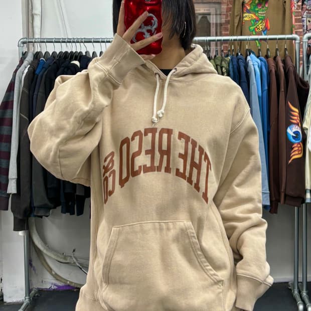 The Resq 아치로고 후드티