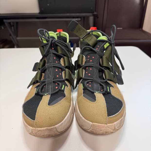 나이키 에어엣지270 파라슈트 AQ8764-200 판매합니다