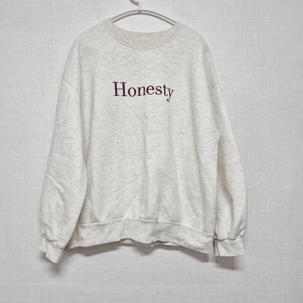 Honesty 맨투맨 티셔츠