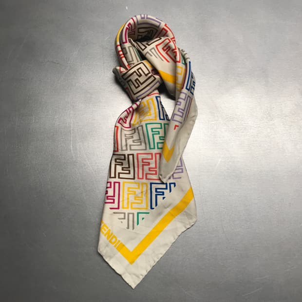 펜디 로고 실크 스카프