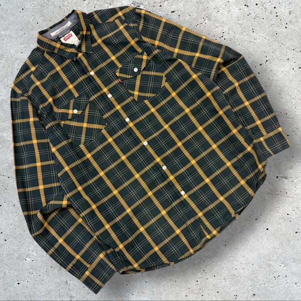 [L] 리바이스 투포켓 스탠다드핏 블랙/옐로우 체크 셔츠 D704