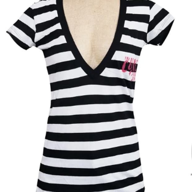 The Cure 딥브이넥 스트라이프 반소매