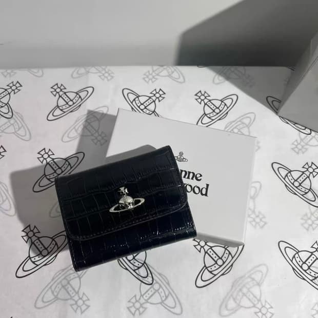 비비안 웨스트우드 사피아노 카우 레더 카드 홀더 블랙