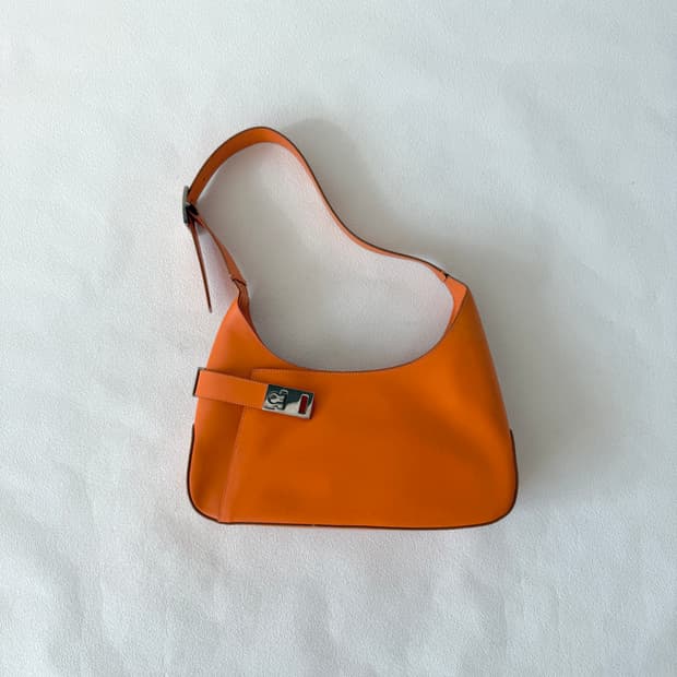 살바토레 페라가모(Salvatore Ferragamo) 레더 숄더백