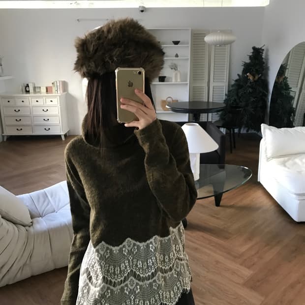 vintage lace turtle neck knit