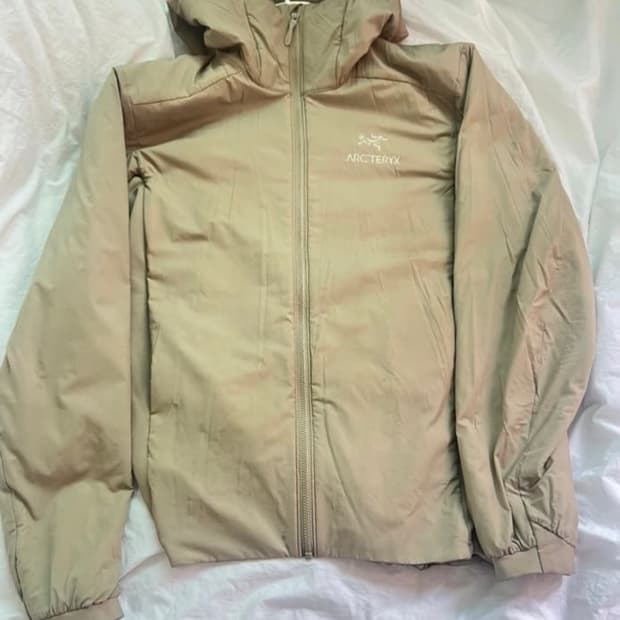 아크테릭스 아톰 후디 스모크블러프 s