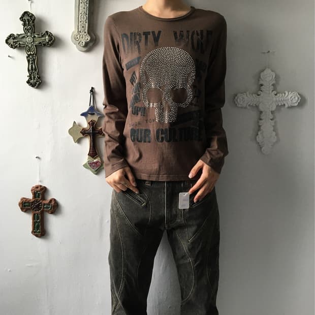 Cubic skull sleeve