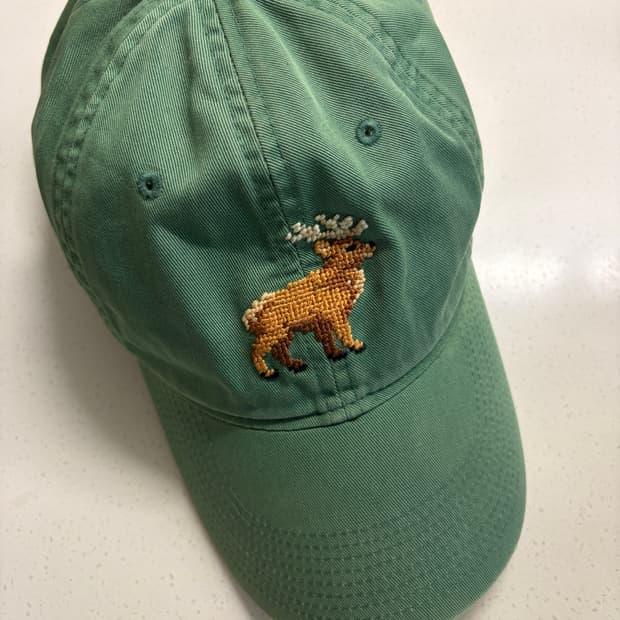 스매더스앤브랜슨 사슴 자수 볼캡 그린