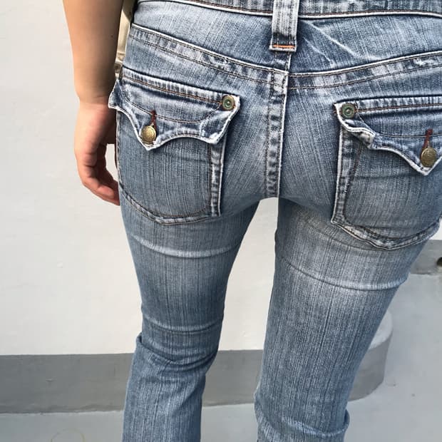 스티치 포인트 부츠컷 데님 팬츠