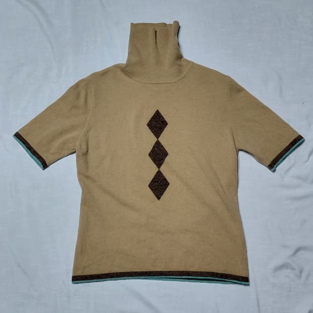 (울 100%) IY BASICS 아가일 패턴 반팔 터틀넥 니트