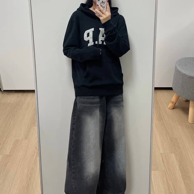 갭 그레이 자수로고 블랙 후드티