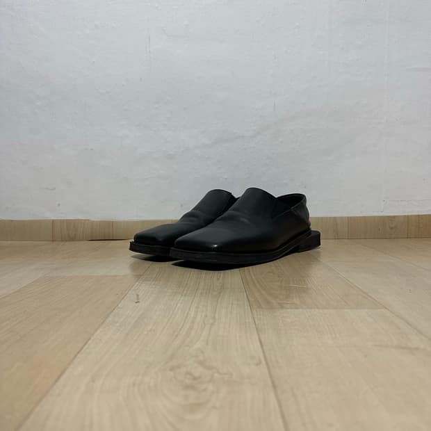 네거티브쓰리 스퀘어토 로퍼