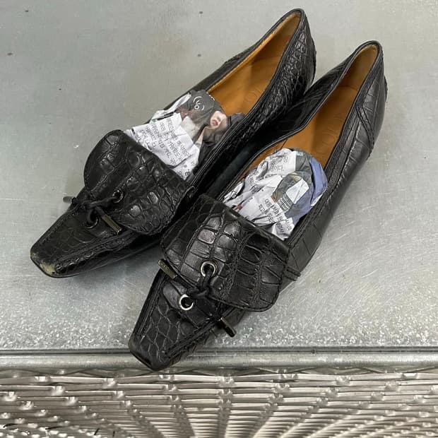 Tod’s 레더 로퍼 블랙
