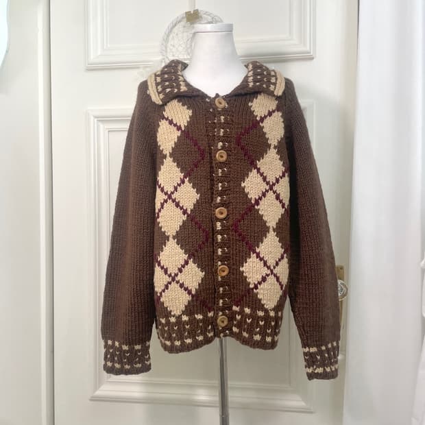 brown beige check wood button collar car