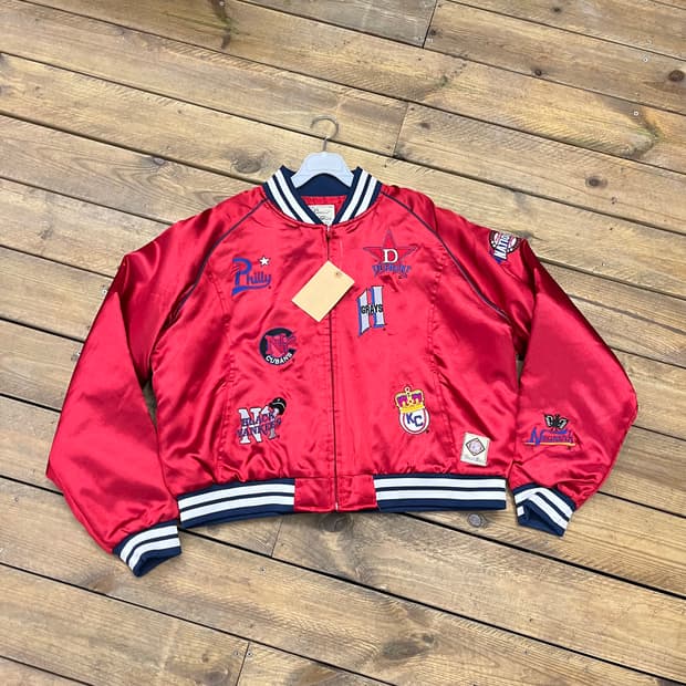 빈티지 스타디움 자켓 레드 패치 