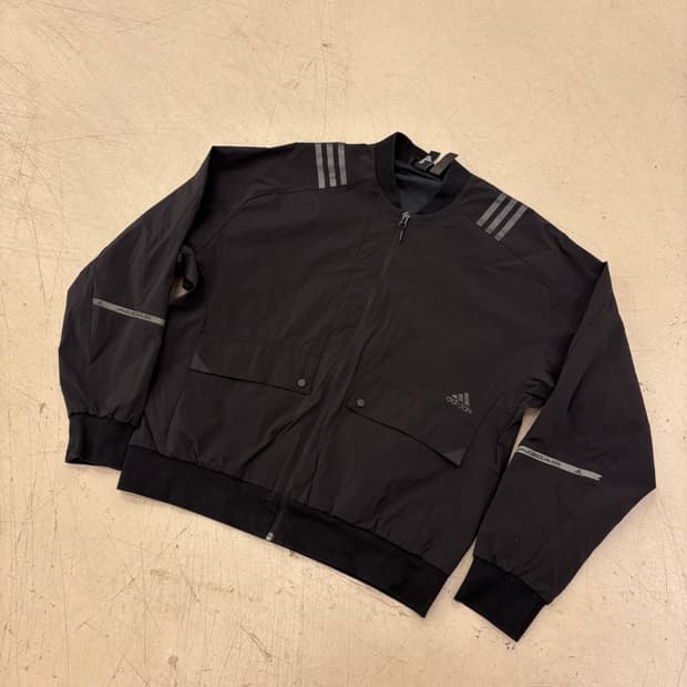 아디다스 스몰로고 블랙 자켓