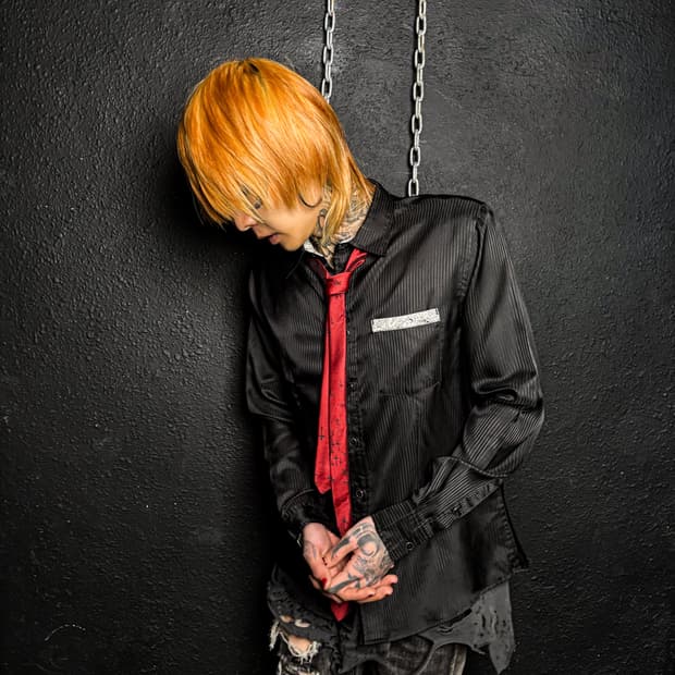 semantic design – Black Glossy Shirt