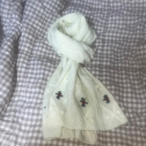 모리걸 꽈배기 니트 장미 목도리 머플러