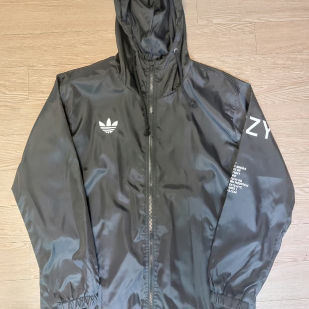 이지시즌1 yeezus투어 바람막이 공식머천