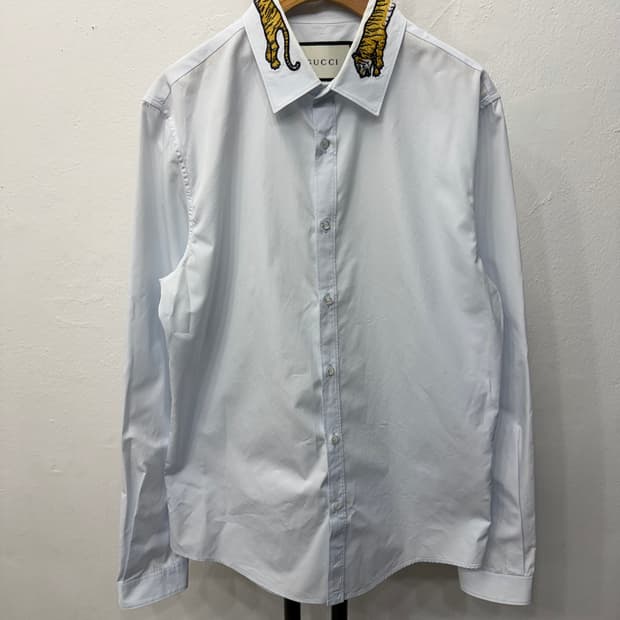 정품) 구찌 타이거 자수 라이트블루 셔츠 39(M)